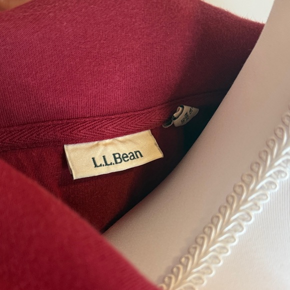 L.L. Bean Women's Red Quilted Jacket - Picture 5 of 5